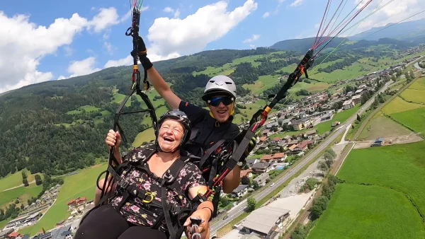 Tandem Paragleiten und Tandemflüge Paragliding im Pinzgau und in Schnittenhöhe Zell am See